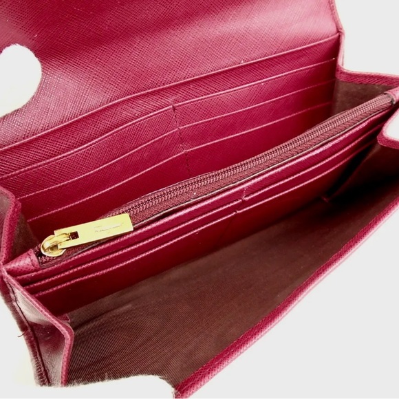 Authentic Salvatore Ferragamo Giancini Dark Pink/Red Leather Wallet Clutch - Picture 7 of 10